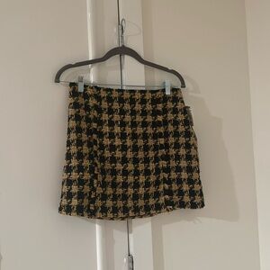 NWT HOUSE OF HARLOW MINI SKIRT